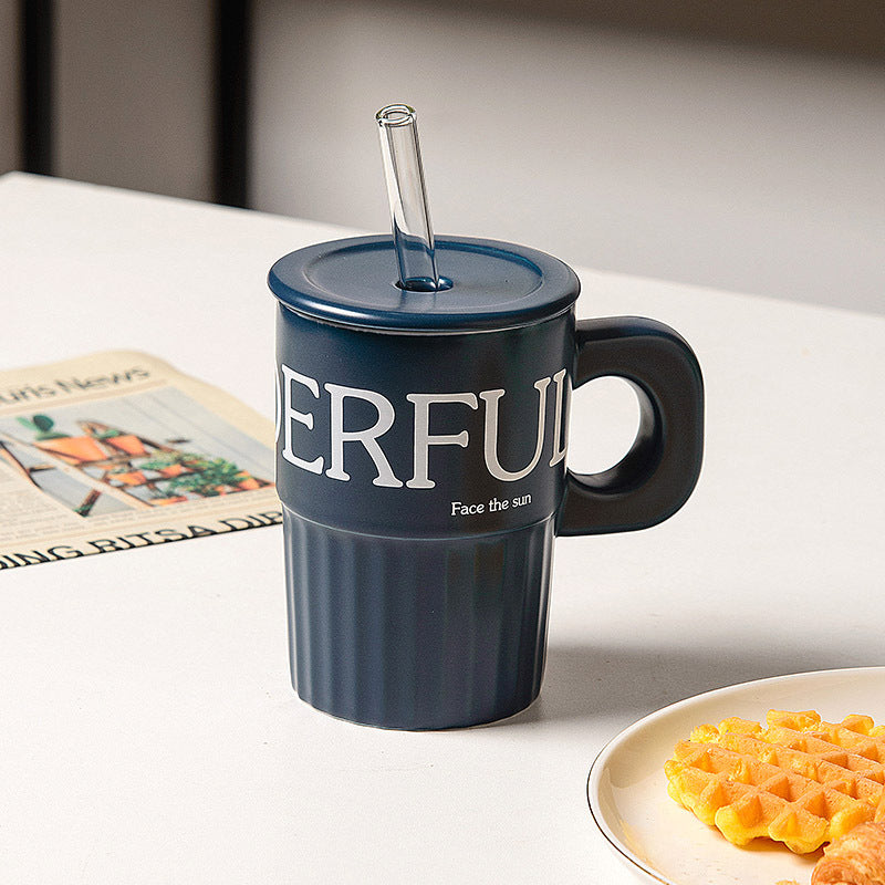 Taza de cerámica con sorbete reutilizable