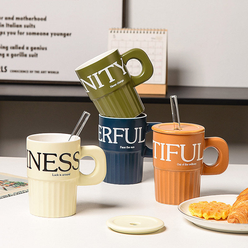 Taza de cerámica con sorbete reutilizable