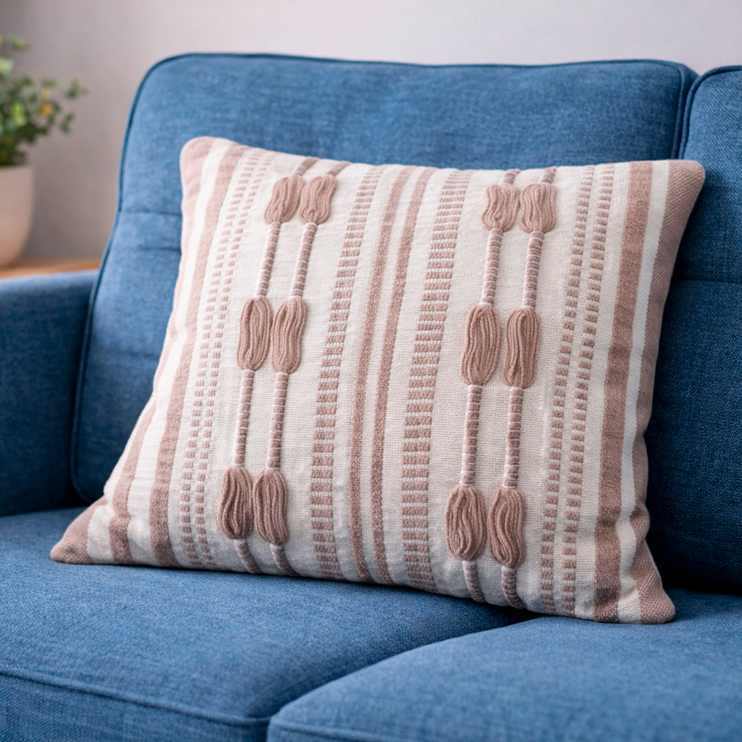 Cojín decorativo texturizado franjas tejidas