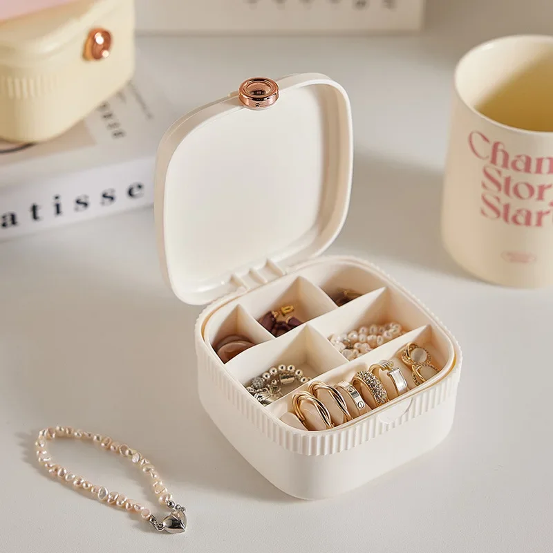 Mini joyero portátil con espejo